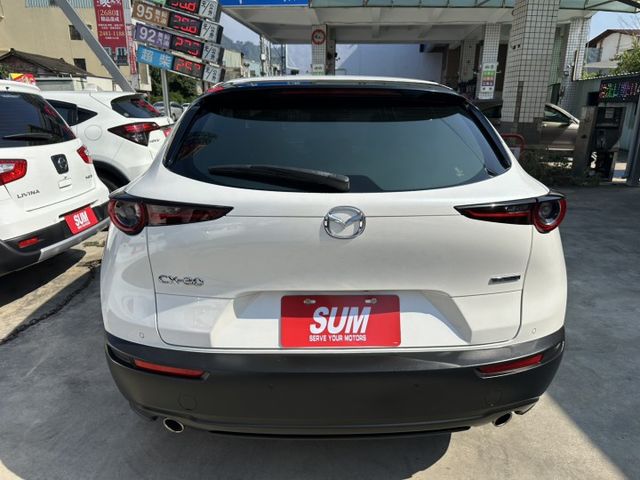 旗艦版 BOSE音響 電動椅 電動尾門 環景 盲點 ACC 換檔快撥 原鈑件認證車 可全貸 保固1年  第5張相片