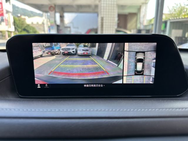 旗艦版 BOSE音響 電動椅 電動尾門 環景 盲點 ACC 換檔快撥 原鈑件認證車 可全貸 保固1年  第13張相片