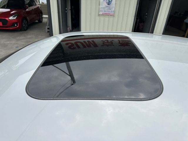 1.5柴油 一手車 IKEY摸門 恆溫 盲點 導航 定速 抬顯 18吋鋁圈 省油省稅馬力大 可全貸  第14張相片