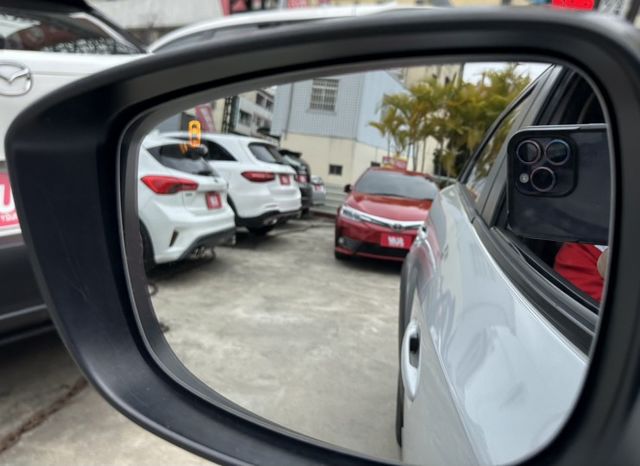 1.5柴油 一手車 IKEY摸門 恆溫 盲點 導航 定速 抬顯 18吋鋁圈 省油省稅馬力大 可全貸  第15張相片