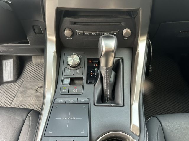 菁英plus ACC跟車/車道偏移/電尾門/雙電動加熱椅/無線CarPlay 原鈑件 全原廠保養 工單都在 已認證  第13張相片
