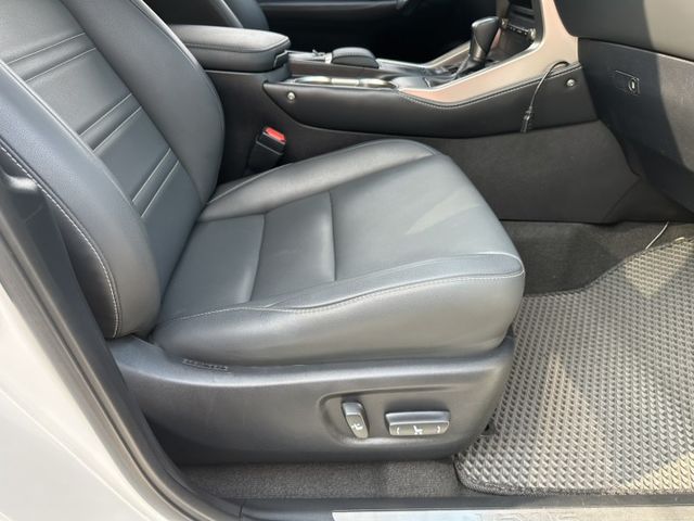 菁英plus ACC跟車/車道偏移/電尾門/雙電動加熱椅/無線CarPlay 原鈑件 全原廠保養 工單都在 已認證  第19張相片