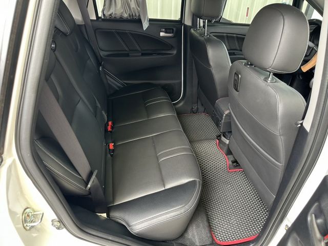 保證只跑9000公里 一手車庫車 原鈑件 IKEY摸門 盲點 電尾門 導航 倒車影像 全程原廠保養 可全貸 保固1年  第13張相片