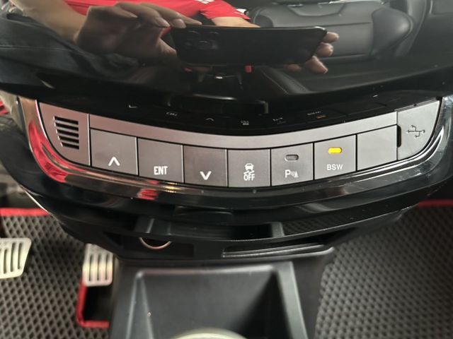 保證只跑9000公里 一手車庫車 原鈑件 IKEY摸門 盲點 電尾門 導航 倒車影像 全程原廠保養 可全貸 保固1年  第18張相片