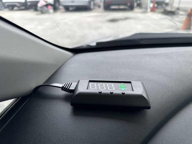 保證只跑9000公里 一手車庫車 原鈑件 IKEY摸門 盲點 電尾門 導航 倒車影像 全程原廠保養 可全貸 保固1年  第19張相片