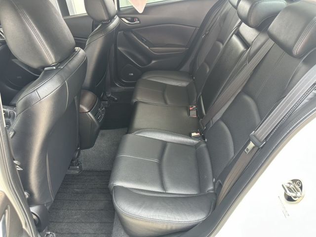 里程保證64000公里 全程原廠保養 無任何待修 內外氣氛都很好 非常好開 便宜好入手 有認證 可全貸  第9張相片