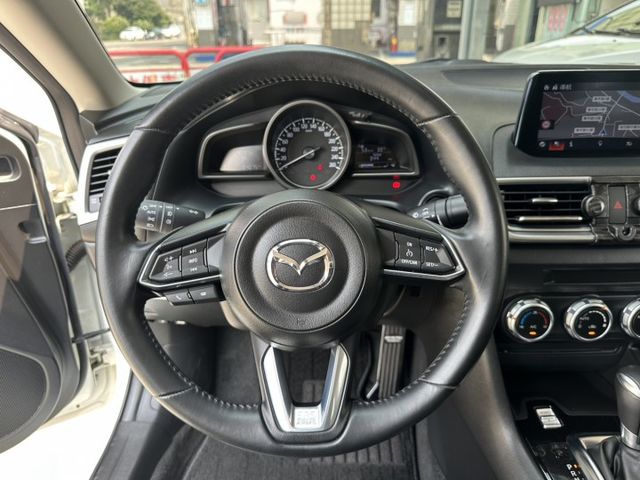 里程保證64000公里 全程原廠保養 無任何待修 內外氣氛都很好 非常好開 便宜好入手 有認證 可全貸  第11張相片