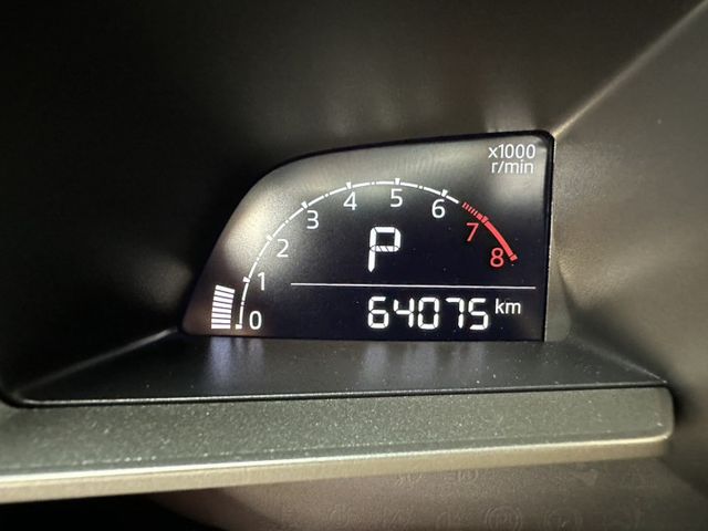 里程保證64000公里 全程原廠保養 無任何待修 內外氣氛都很好 非常好開 便宜好入手 有認證 可全貸  第12張相片