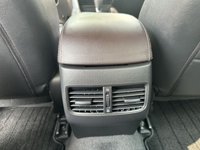 里程保證64000公里 全程原廠保養 無任何待修 內外氣氛都很好 非常好開 便宜好入手 有認證 可全貸  第17張相片