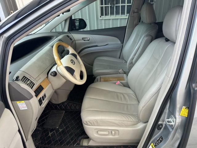 福祉車 七人座 原鈑件 認證車 車況非常好 ikey 摸門 雙電滑門 電動尾門 電動椅 無線CarPlay 可貸款  第9張相片