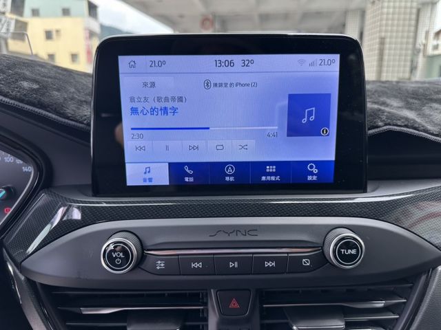 ST-Line 原鈑件 原漆 里程保證5萬多 全程原廠保養 無改裝 無菸味 整台車9成新 可全貸 保固2年  第13張相片