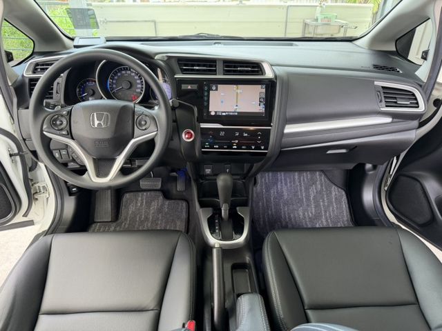 一手車 只跑3.8萬公里 S版 IKEY 摸門 快撥 盲點 定速 導航 車況好氣氛佳 無菸無異味 可貸款 保固2年  第9張相片