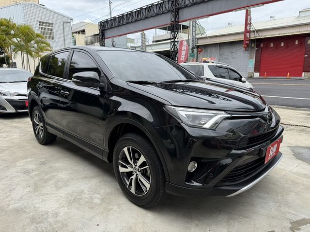 一手車 ACC跟車 認證車 只跑11萬公里 Ikey摸門 無線CarPlay 電動椅 可全貸  第3張相片