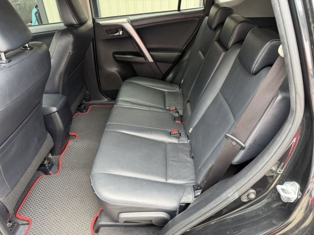 一手車 ACC跟車 認證車 只跑11萬公里 Ikey摸門 無線CarPlay 電動椅 可全貸  第8張相片