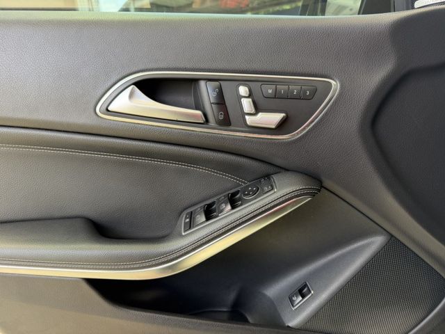 CLA250 AMG 4MATIC 認證車 全景天窗 雙前記憶電動椅 HK音響 無待修 可貸款  第18張相片