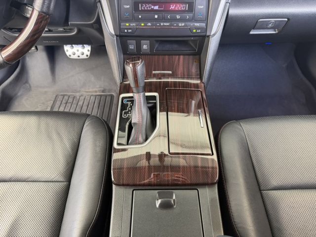 油電 一手車 原鈑件 里程保證8萬公里 IKEY摸門 天窗 無線CarPlay 電動椅 抬頭顯示 可全貸  第14張相片
