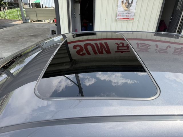 油電 一手車 原鈑件 里程保證8萬公里 IKEY摸門 天窗 無線CarPlay 電動椅 抬頭顯示 可全貸  第15張相片