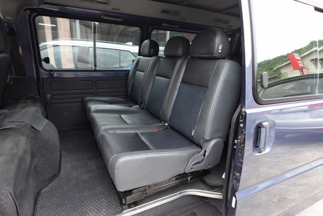 2023年7月出廠~自排8人座~盲點.電動後視鏡~實跑6萬2千公里~新車保固中~里程保證  第6張相片