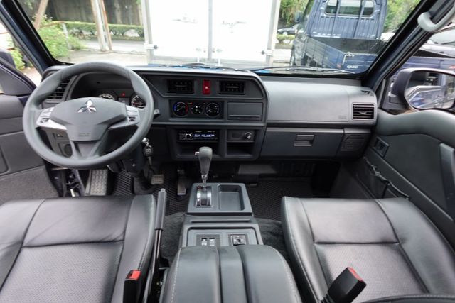 2023年7月出廠~自排8人座~盲點.電動後視鏡~實跑6萬2千公里~新車保固中~里程保證  第10張相片