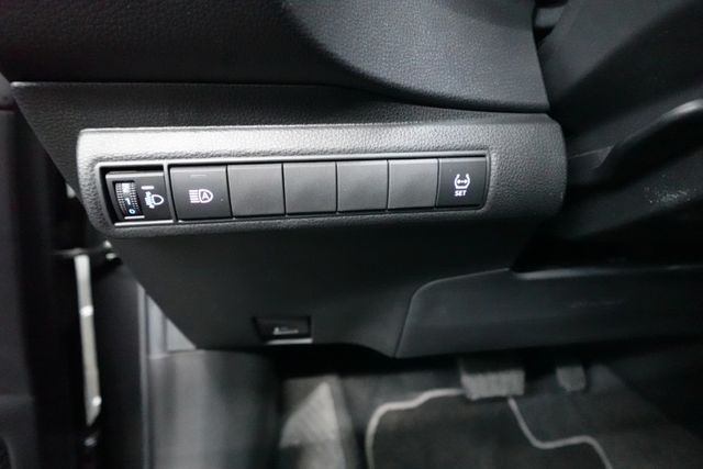 2022年7月出廠~1.8 尊爵版~I-KEY.盲點.跟車~僅跑6萬1千多公里~新車保固中~里程保證  第11張相片