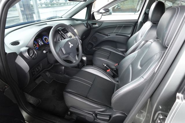 2023年12月出廠~1.5 輕鬆影音版~安卓機.電子式後視鏡~僅跑1萬8千多公里~新車保固中~里程保證  第3張相片