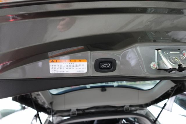 2023年12月出廠~1.5 輕鬆影音版~安卓機.電子式後視鏡~僅跑1萬8千多公里~新車保固中~里程保證  第15張相片