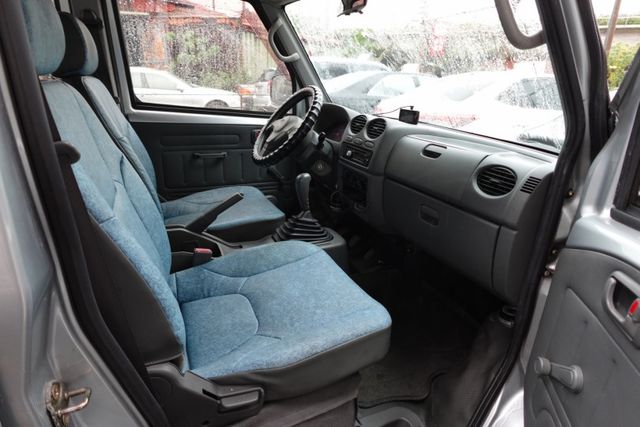 2013年3月出廠~5人座~1.3 廂型車~僅跑14萬公里~里程保證  第5張相片