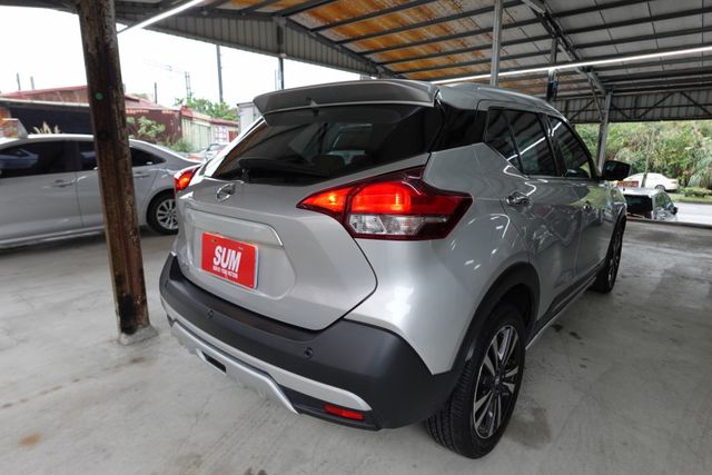 2022年9月出廠~1.5 智行旗艦版~LED頭燈.恆溫.環景.車頂架~僅跑4萬公里~里程保證  第3張相片