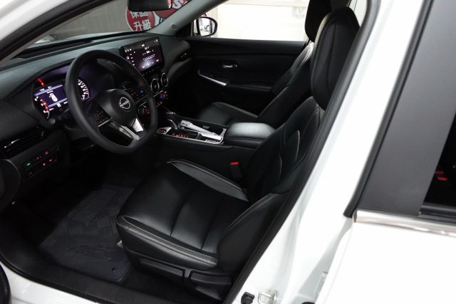 2025年3月出廠~1.6 尊爵智駕版~小改款.電子手煞車.環景.盲點.跟車~僅跑6千多公里~新車保固中~里程保證  第3張相片