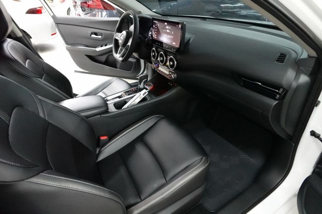 2025年3月出廠~1.6 尊爵智駕版~小改款.電子手煞車.環景.盲點.跟車~僅跑6千多公里~新車保固中~里程保證  第5張相片