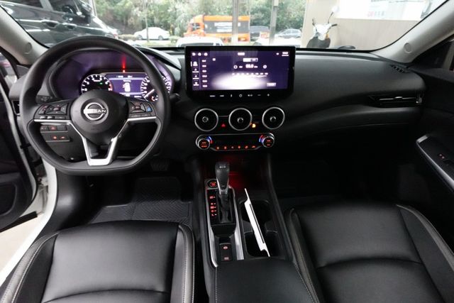 2025年3月出廠~1.6 尊爵智駕版~小改款.電子手煞車.環景.盲點.跟車~僅跑6千多公里~新車保固中~里程保證  第7張相片