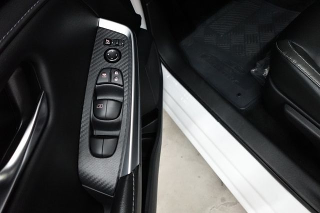 2025年3月出廠~1.6 尊爵智駕版~小改款.電子手煞車.環景.盲點.跟車~僅跑6千多公里~新車保固中~里程保證  第8張相片