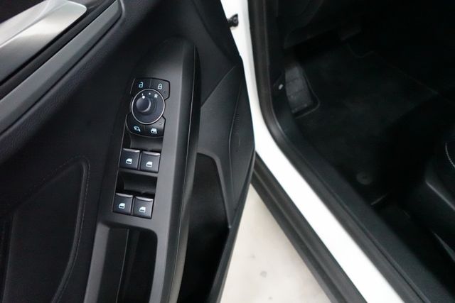 2025年4月出廠~1.5 X版~LED頭燈.盲點.導航~僅跑1萬公里~新車保固中~里程保證  第8張相片