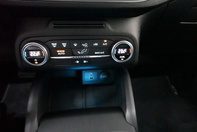 2025年4月出廠~1.5 X版~LED頭燈.盲點.導航~僅跑1萬公里~新車保固中~里程保證  第13張相片