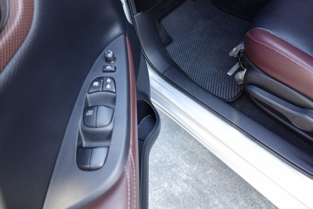 2023年4月出廠~1.6 J版~雙色內裝.LED頭燈.雙區恆溫.盲點.定速~僅跑6萬3千多公里~原廠保養~里程保證  第10張相片