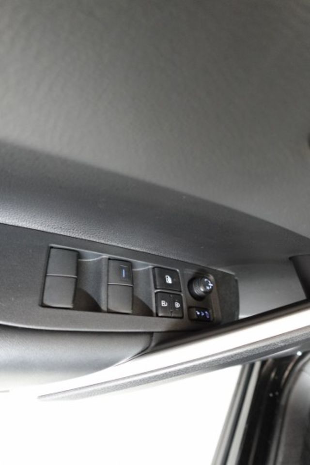 2022年5月出廠~1.8 尊爵影音版~LED頭燈.盲點.安卓機.衛導~僅跑6萬1千多公里~里程保證  第10張相片