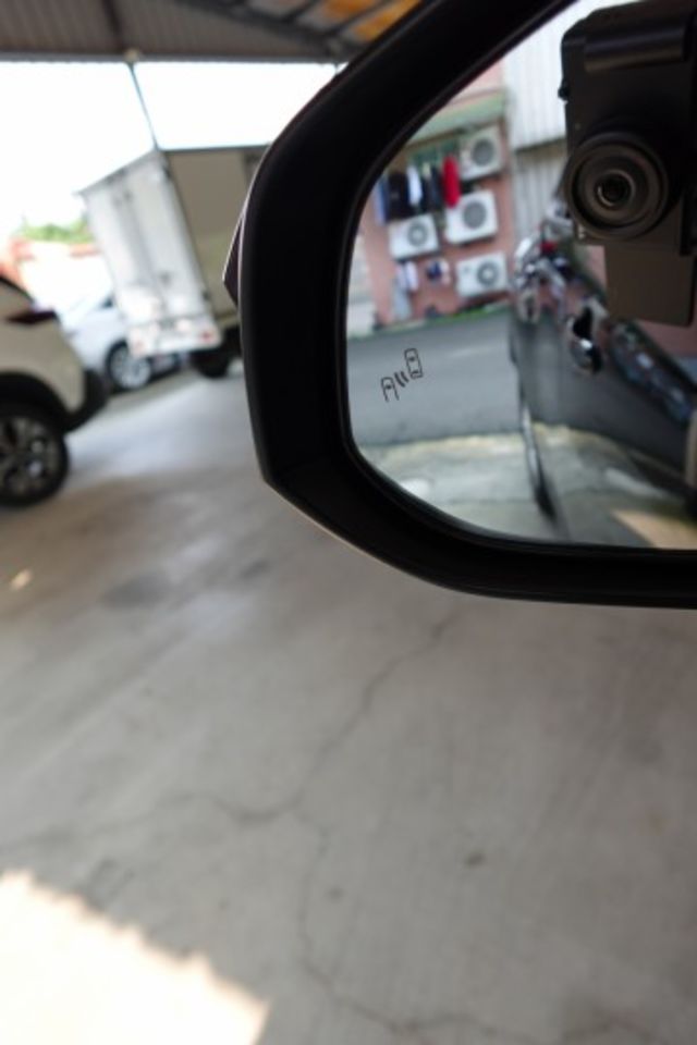 2022年5月出廠~1.8 尊爵影音版~LED頭燈.盲點.安卓機.衛導~僅跑6萬1千多公里~里程保證  第15張相片