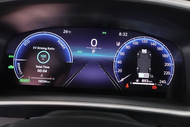 2025年8月出廠~1.8 油電尊爵版~三元鋰電池.數位儀表.盲點~僅跑1萬6千多公里~新車保固中~里程保證  第17張相片