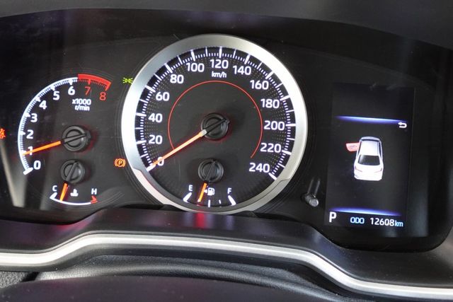 2024年3月出廠~1.8 汽油豪華版~I-KEY.無線CARPLAY~僅跑1萬2千多公里~新車保固中~里程保證  第14張相片