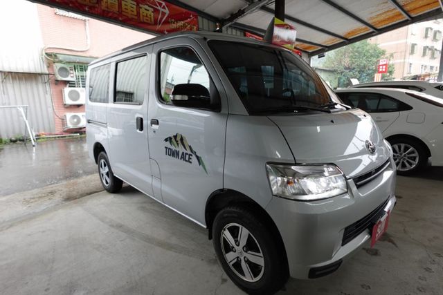 2024年6月出廠~1.5 TSS自排廂型車~僅跑1萬4千多公里~新車保固中~里程保證  第2張相片