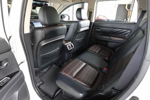 2019年5月出廠~2.4 2WD尊貴版~I-KEY.LED頭燈.導航.跟車~實跑12萬7千多公里~里程保證  第4張相片