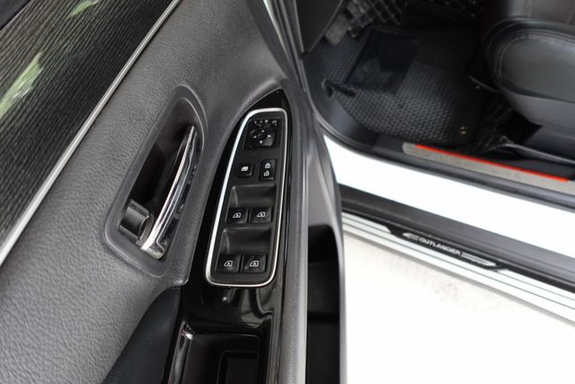2019年5月出廠~2.4 2WD尊貴版~I-KEY.LED頭燈.導航.跟車~實跑12萬7千多公里~里程保證  第8張相片