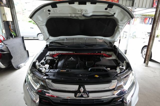 2019年5月出廠~2.4 2WD尊貴版~I-KEY.LED頭燈.導航.跟車~實跑12萬7千多公里~里程保證  第19張相片