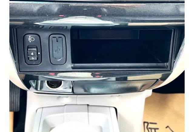 2012 Mitsubishi Colt Plus 1.6尊貴型  第7張相片