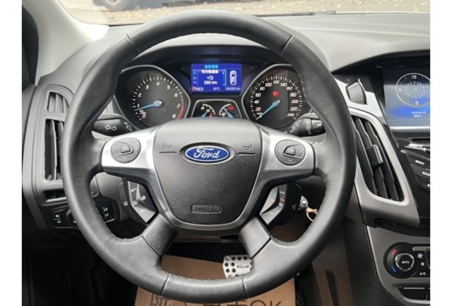 Ford FOCUS  第6張相片