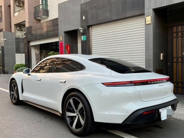 PORSCHE保時捷 TAYCAN  第3張相片
