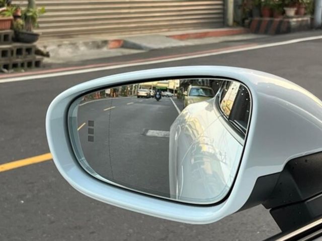 PORSCHE保時捷 TAYCAN  第7張相片