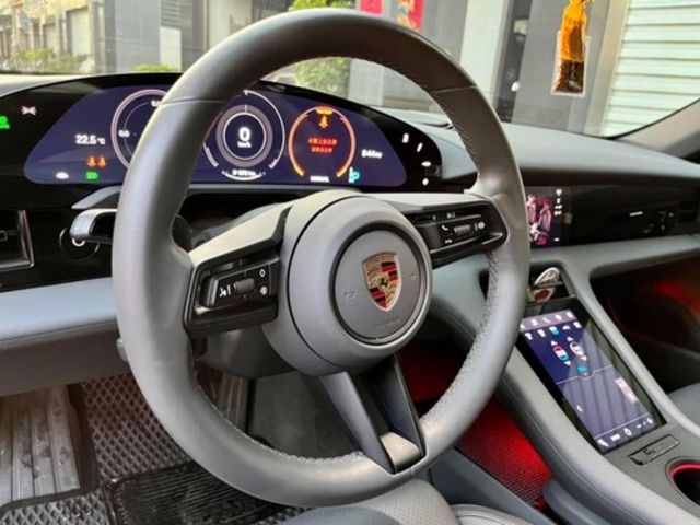 PORSCHE保時捷 TAYCAN  第8張相片