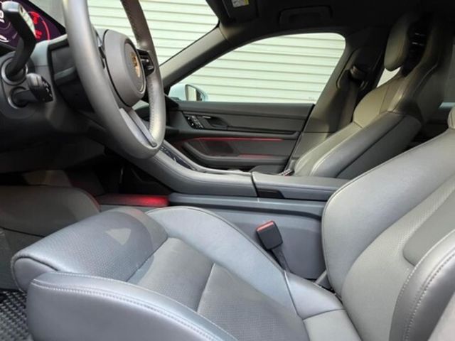 PORSCHE保時捷 TAYCAN  第18張相片