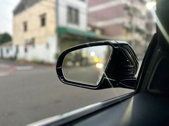 M-BENZ賓士 E300  第18張相片